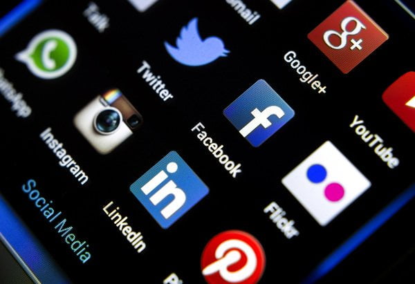 social-media-platforms-twitter-facebook-google-instagram