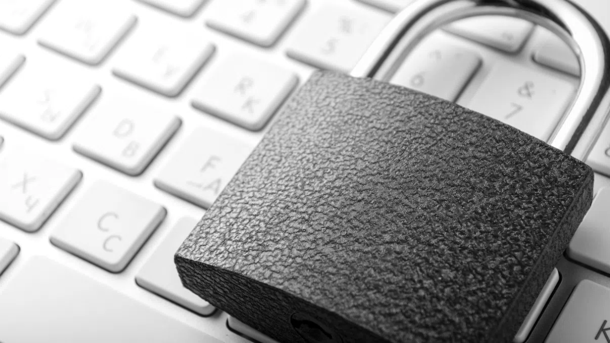 Un cadenas sur un clavier.