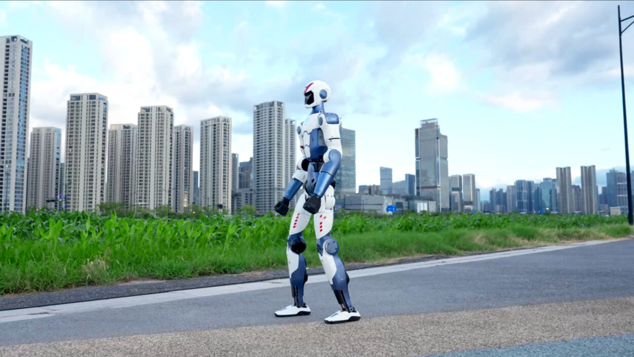 Robot Unitree R1.