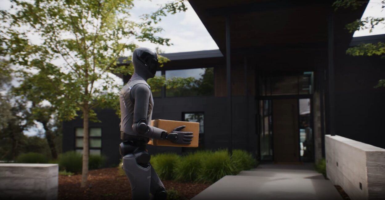 Le robot Figure 03 livre un colis