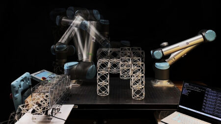 Robot constructeur d'objets avec commande vocale